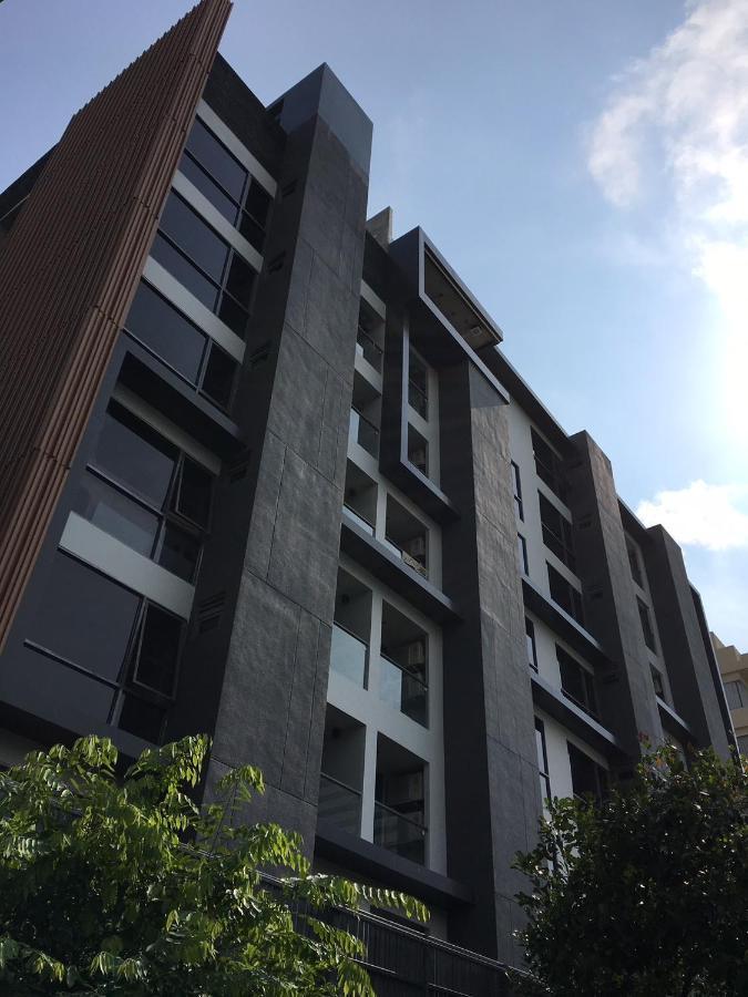 Voque Hotel & Serviced Residence Sukhumvit 51 Banguecoque Exterior foto