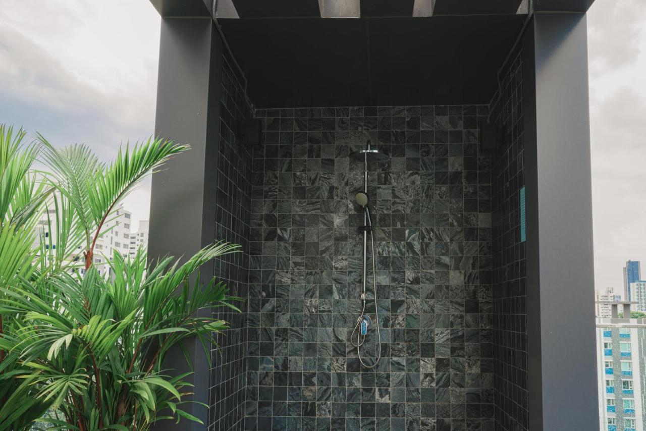 Voque Hotel & Serviced Residence Sukhumvit 51 Banguecoque Exterior foto