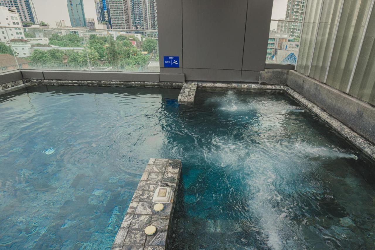 Voque Hotel & Serviced Residence Sukhumvit 51 Banguecoque Exterior foto